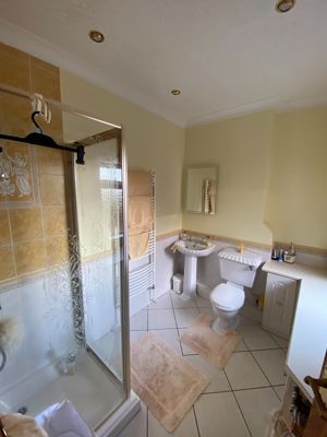 en-suite- click for photo gallery